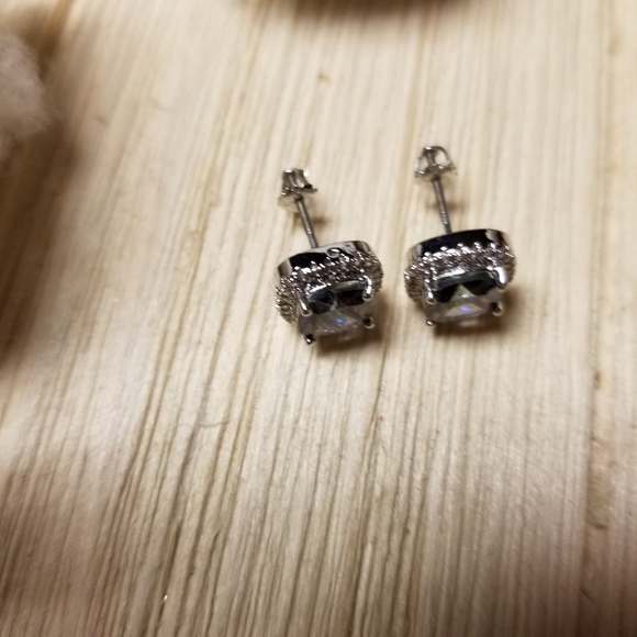 Gorgeous Rainbow Topaz Cushion cut earrings - Picture 7 of 8